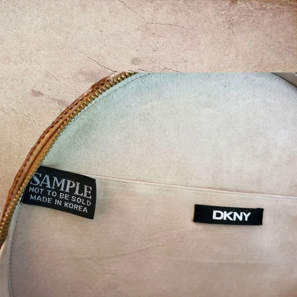 DKNY KOREA SAMPLE Brown & White Plush Hide Texture Canteen Crossbody One Off Bag - Picture 8 of 17